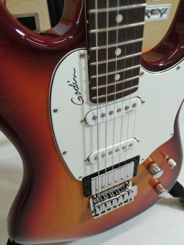 Godin Session Cherry Burst SG RN w/Bag