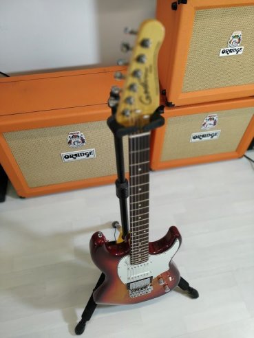 Godin Session Cherry Burst SG RN w/Bag