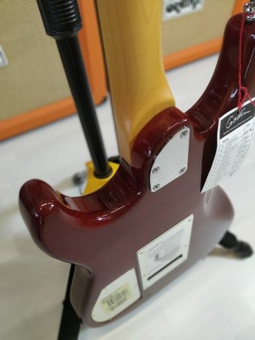 Godin Session Cherry Burst SG RN w/Bag