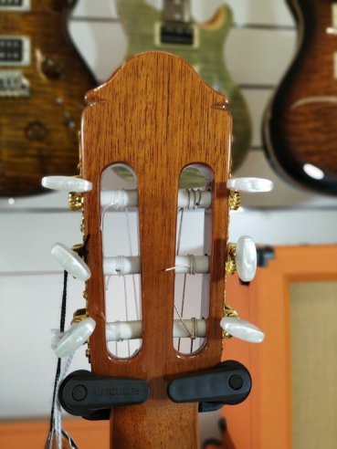 Raimundo 610E Chitarra Classica Elettrificata