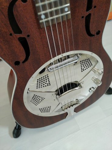 Sigmaguitars RM-140E Resonant Elettrificato Semilucida