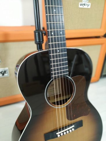 Sigmaguitars LM-SG00 Serie SG 00 Lucida Sunburst Chitarra Folk Elettrificata