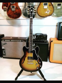 Gibson 339 Custom Shop Vintage Sunburst 2