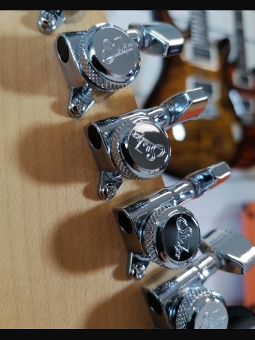 Suhr Classic S 3 Tone Burst MP SSS Chitarra Elettrica