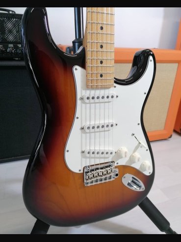 Suhr Classic S 3 Tone Burst MP SSS Chitarra Elettrica
