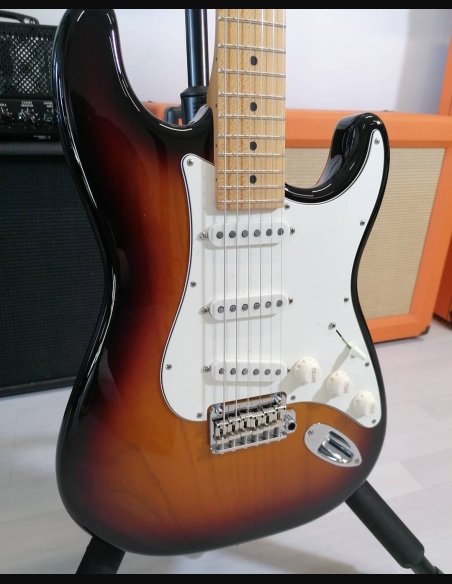 Suhr Classic S 3 Tone Burst MP SSS Chitarra Elettrica