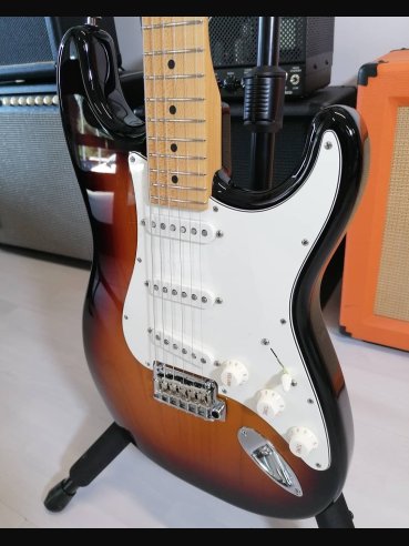 Suhr Classic S 3 Tone Burst MP SSS Chitarra Elettrica