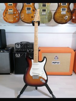 Suhr Classic S 3 Tone Burst MP SSS Chitarra Elettrica 2