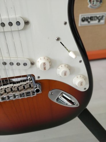 Suhr Classic S 3 Tone Burst MP SSS Chitarra Elettrica