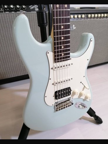 Suhr Classic S Rosewood HSS Sonic Blue Chitarra Elettrica