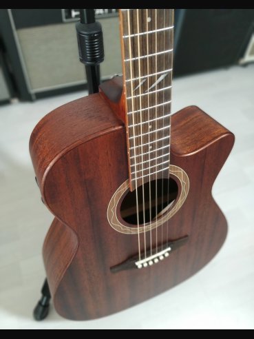 Eko Duo A 200 CE Cutaway Chitarra Folk Elettrificata